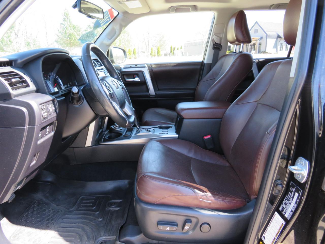 Toyota 4Runner Limited V6 4WD 2016