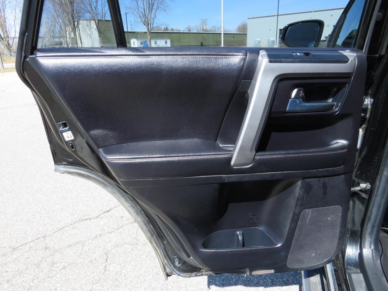 Toyota 4Runner Limited V6 4WD 2016