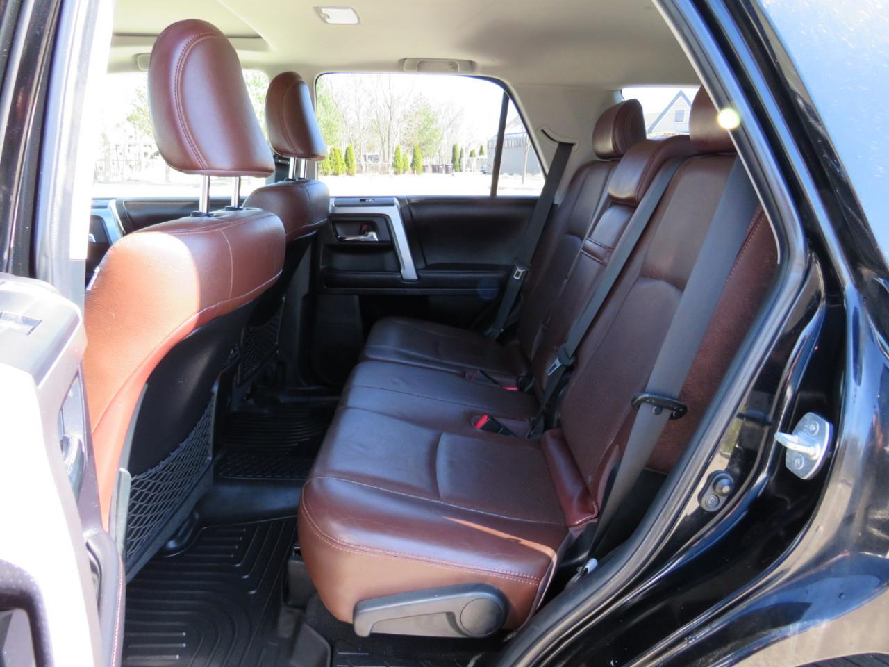 Toyota 4Runner Limited V6 4WD 2016