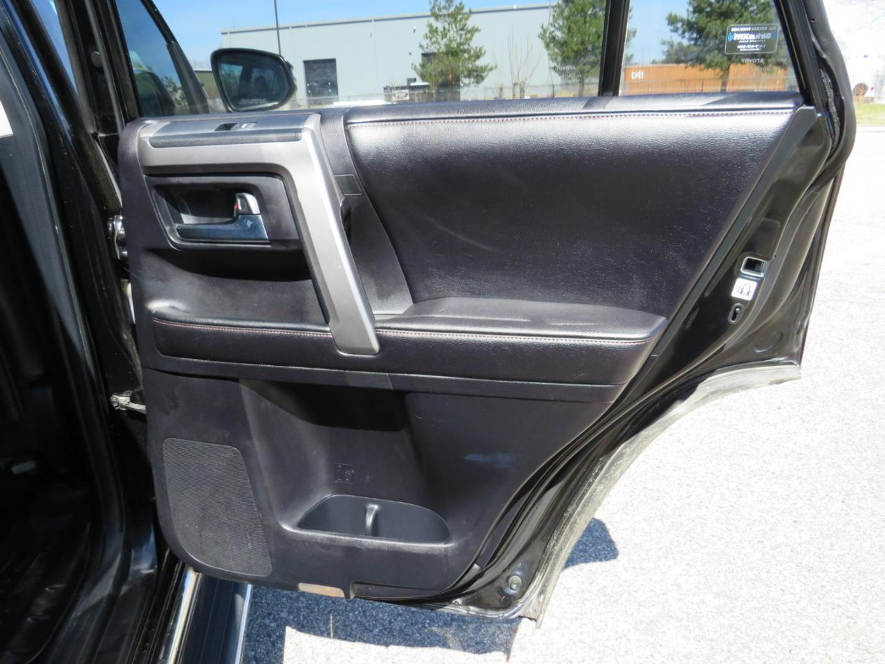 Toyota 4Runner Limited V6 4WD 2016