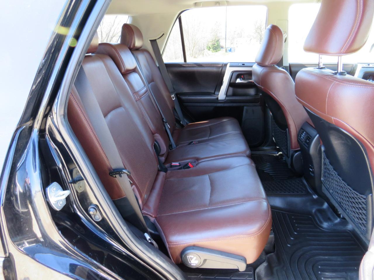 Toyota 4Runner Limited V6 4WD 2016