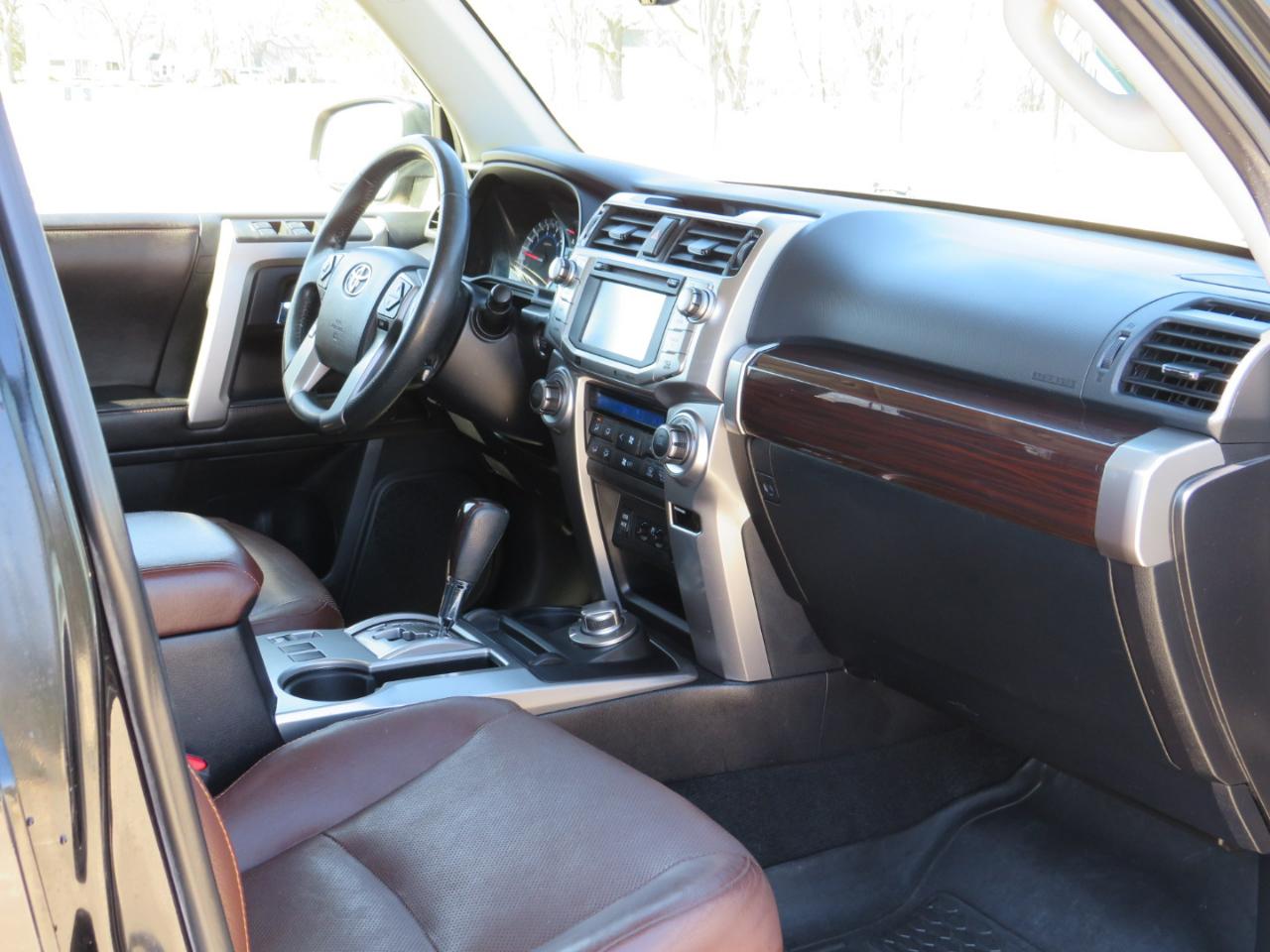 Toyota 4Runner Limited V6 4WD 2016