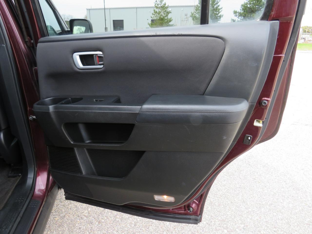 Honda Pilot LX 4WD 5-Spd AT 2011