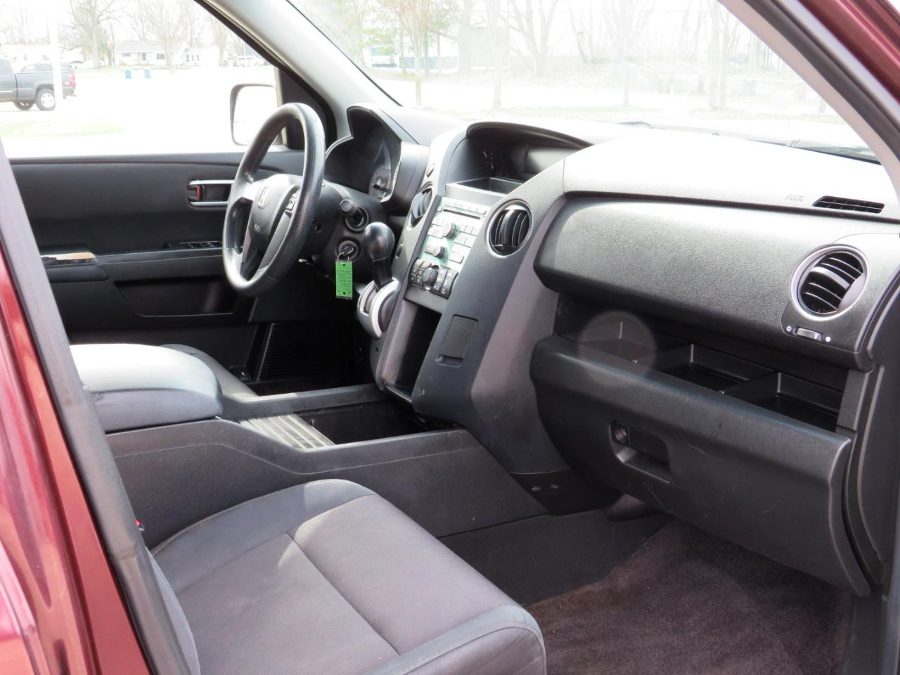 Honda Pilot LX 4WD 5-Spd AT 2011