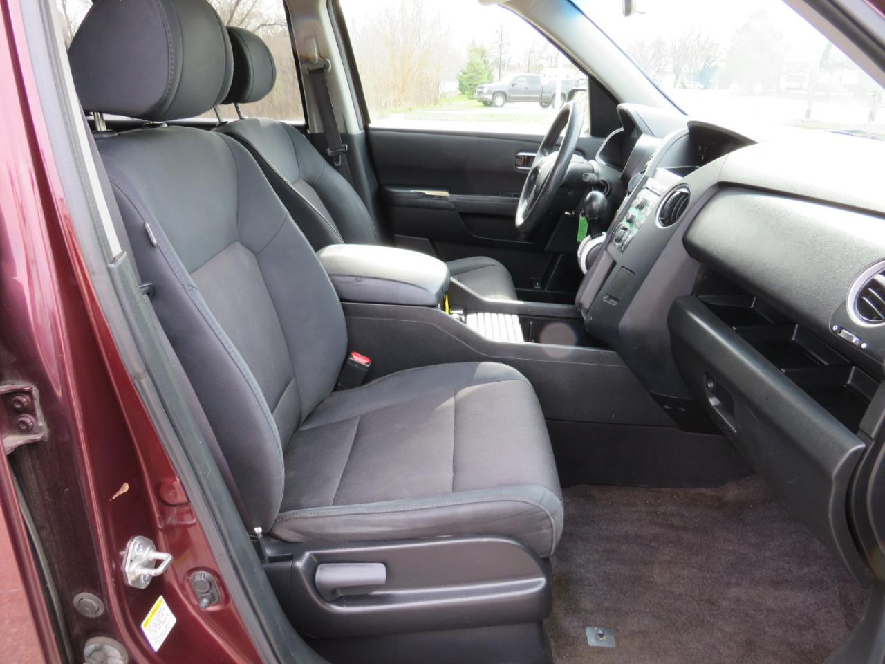 Honda Pilot LX 4WD 5-Spd AT 2011