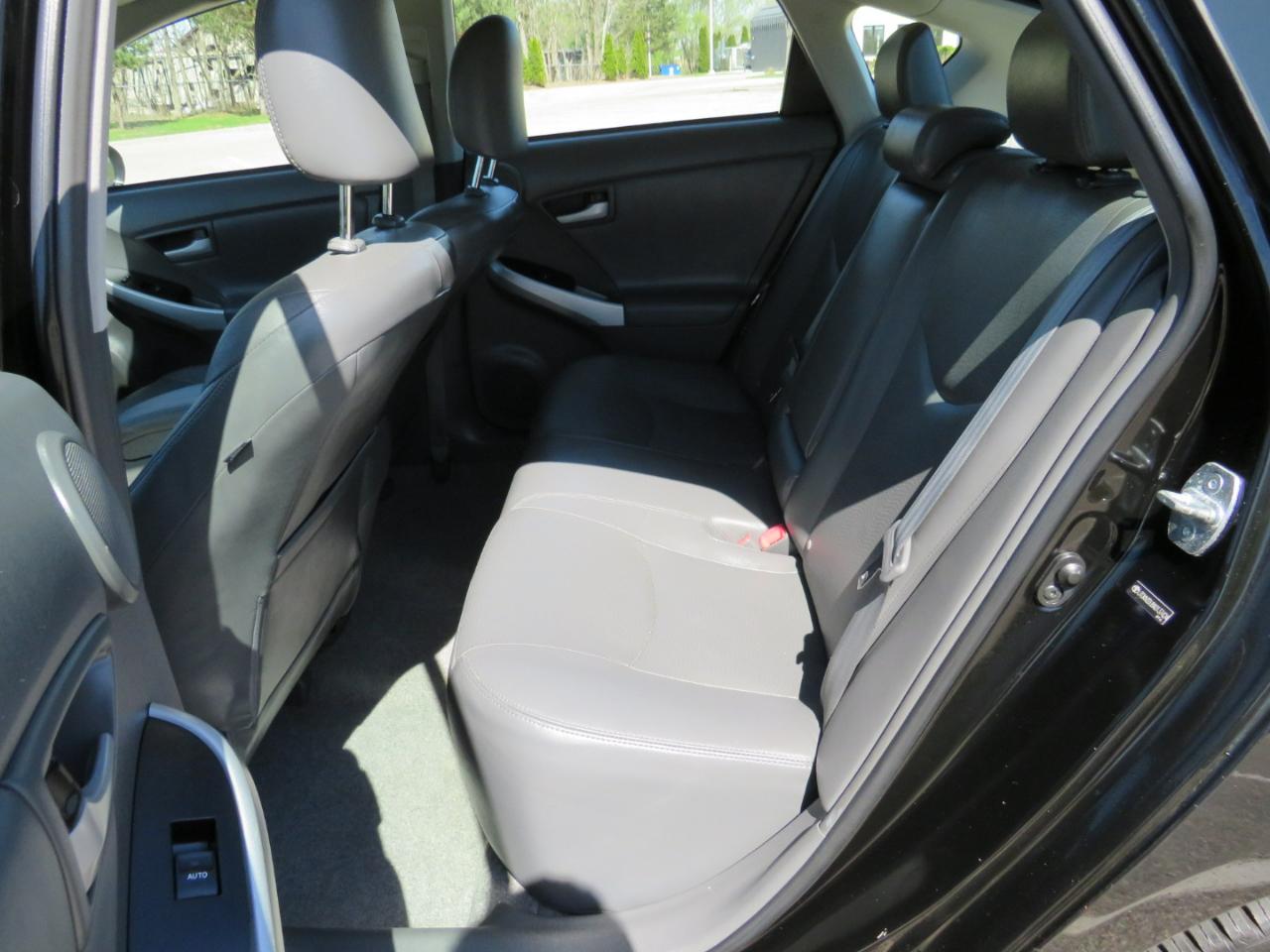 Toyota Prius Prius V 2010