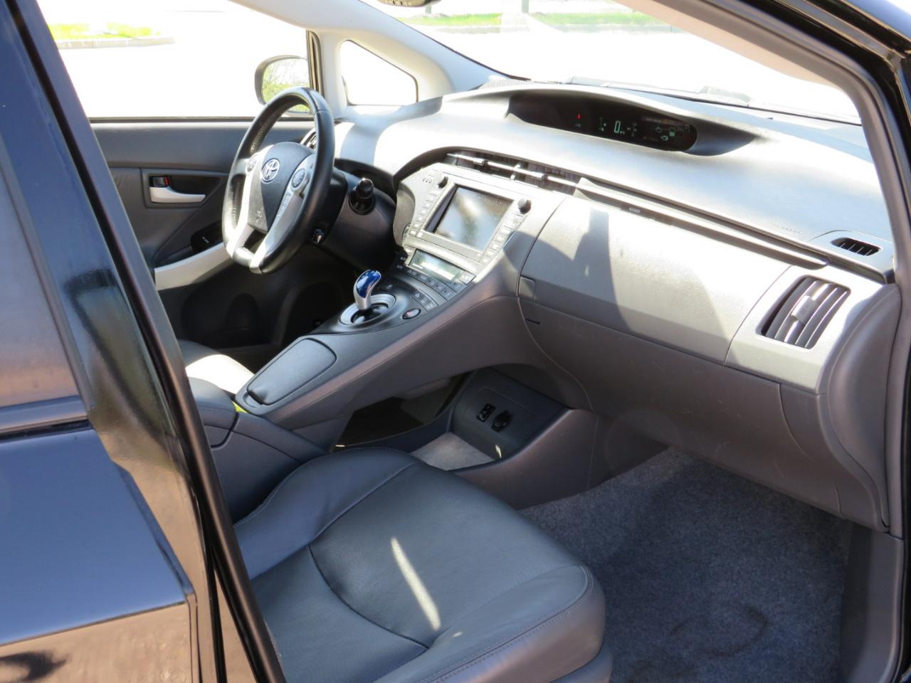 Toyota Prius Prius V 2010