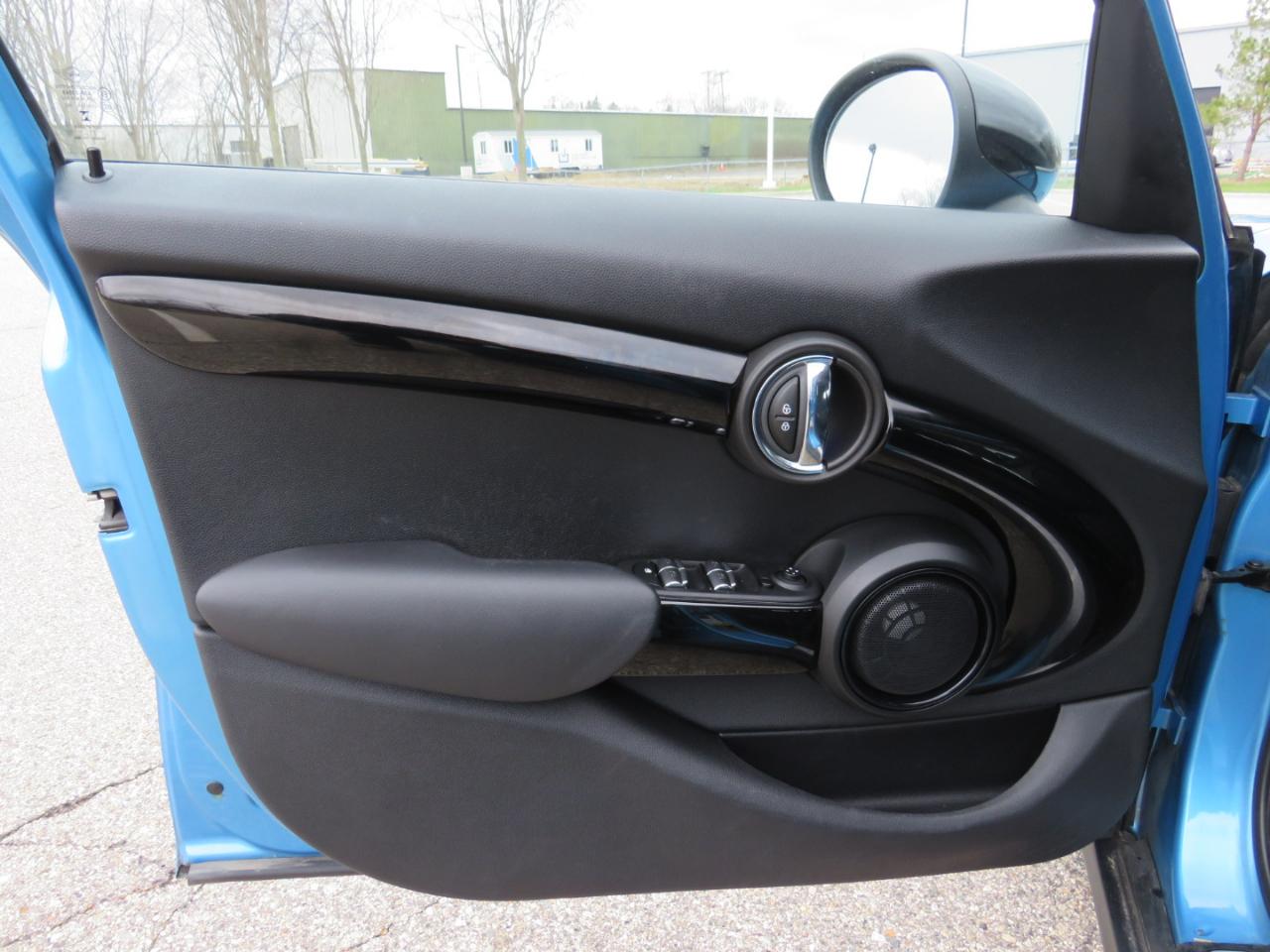 MINI Cooper 4-Door 2018