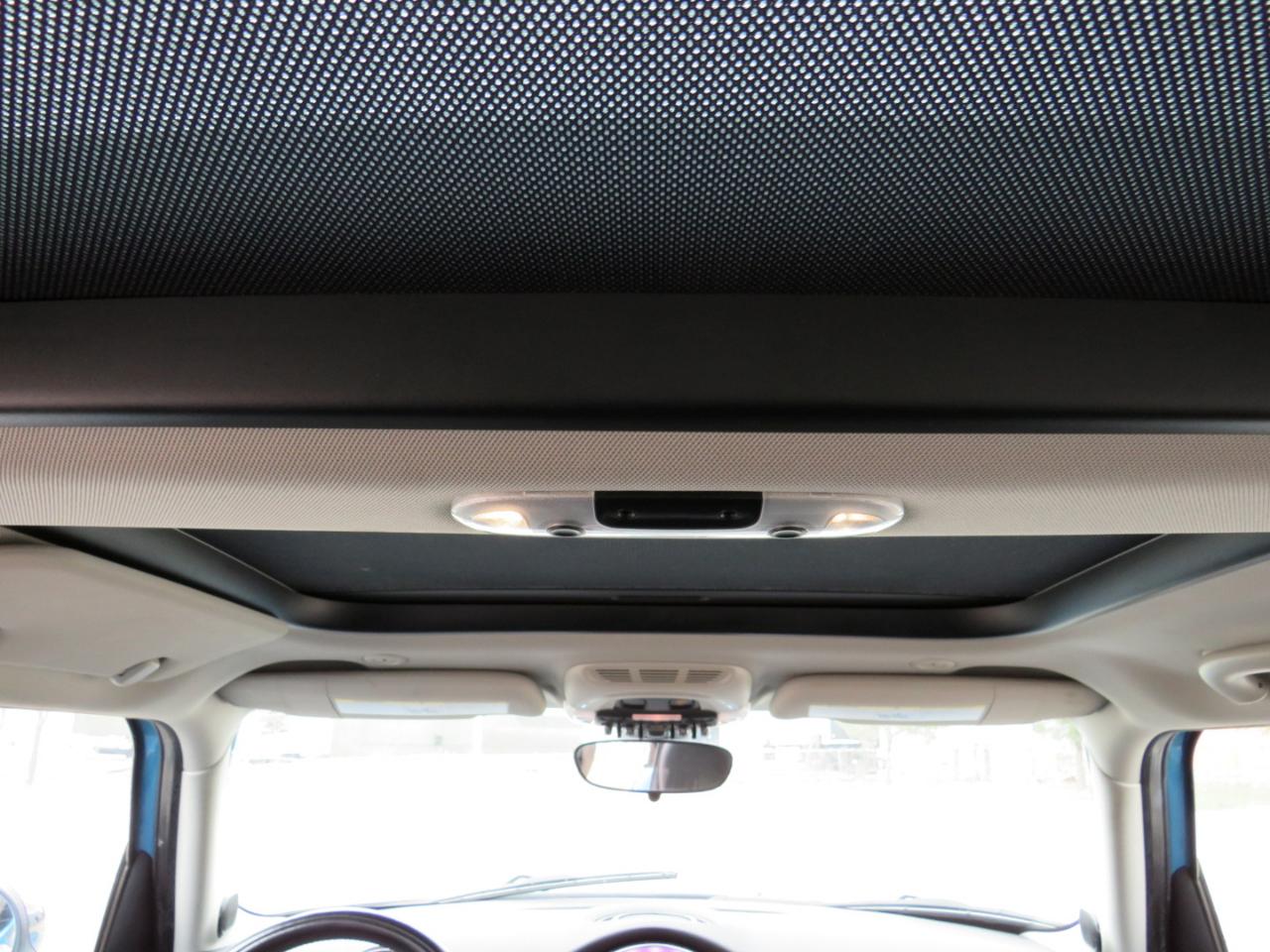 MINI Cooper 4-Door 2018