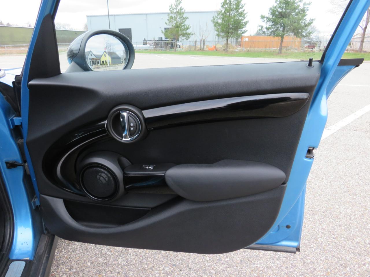 MINI Cooper 4-Door 2018