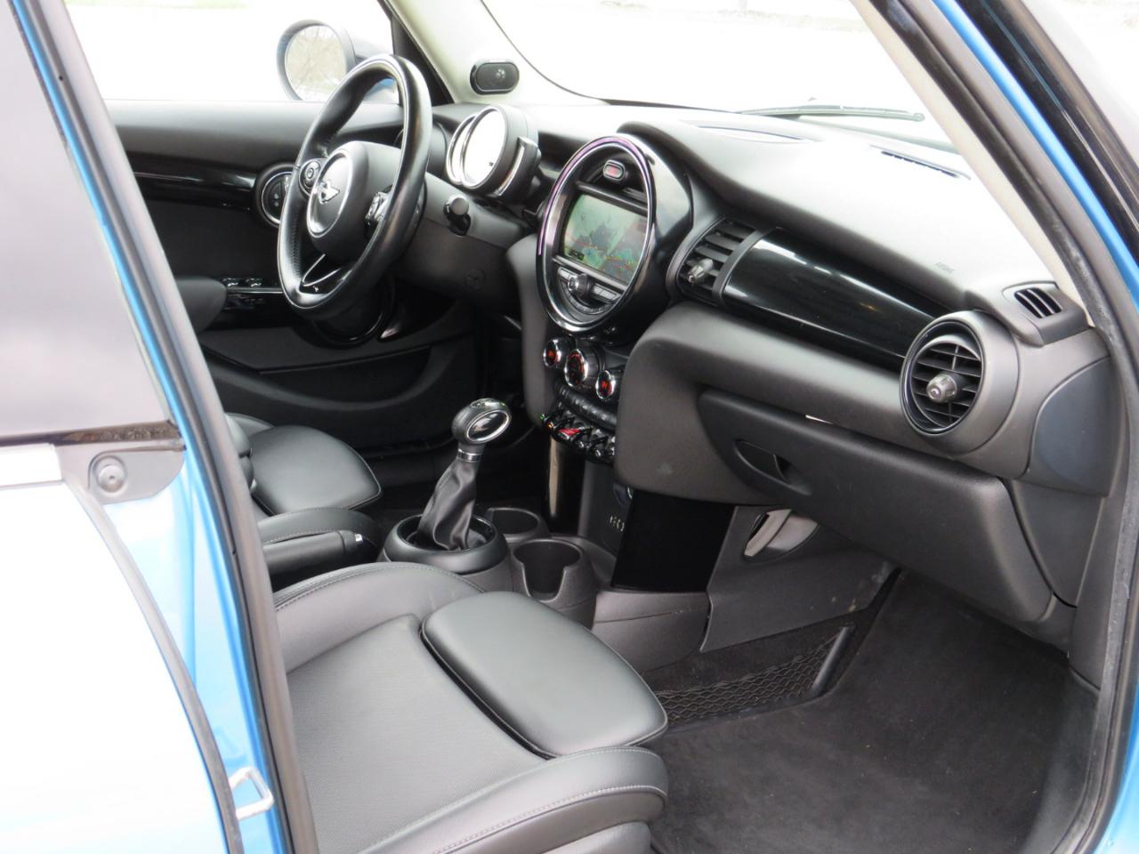 MINI Cooper 4-Door 2018