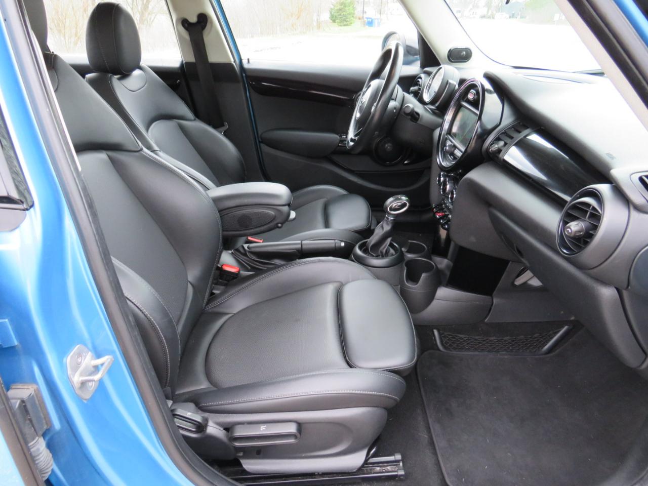 MINI Cooper 4-Door 2018