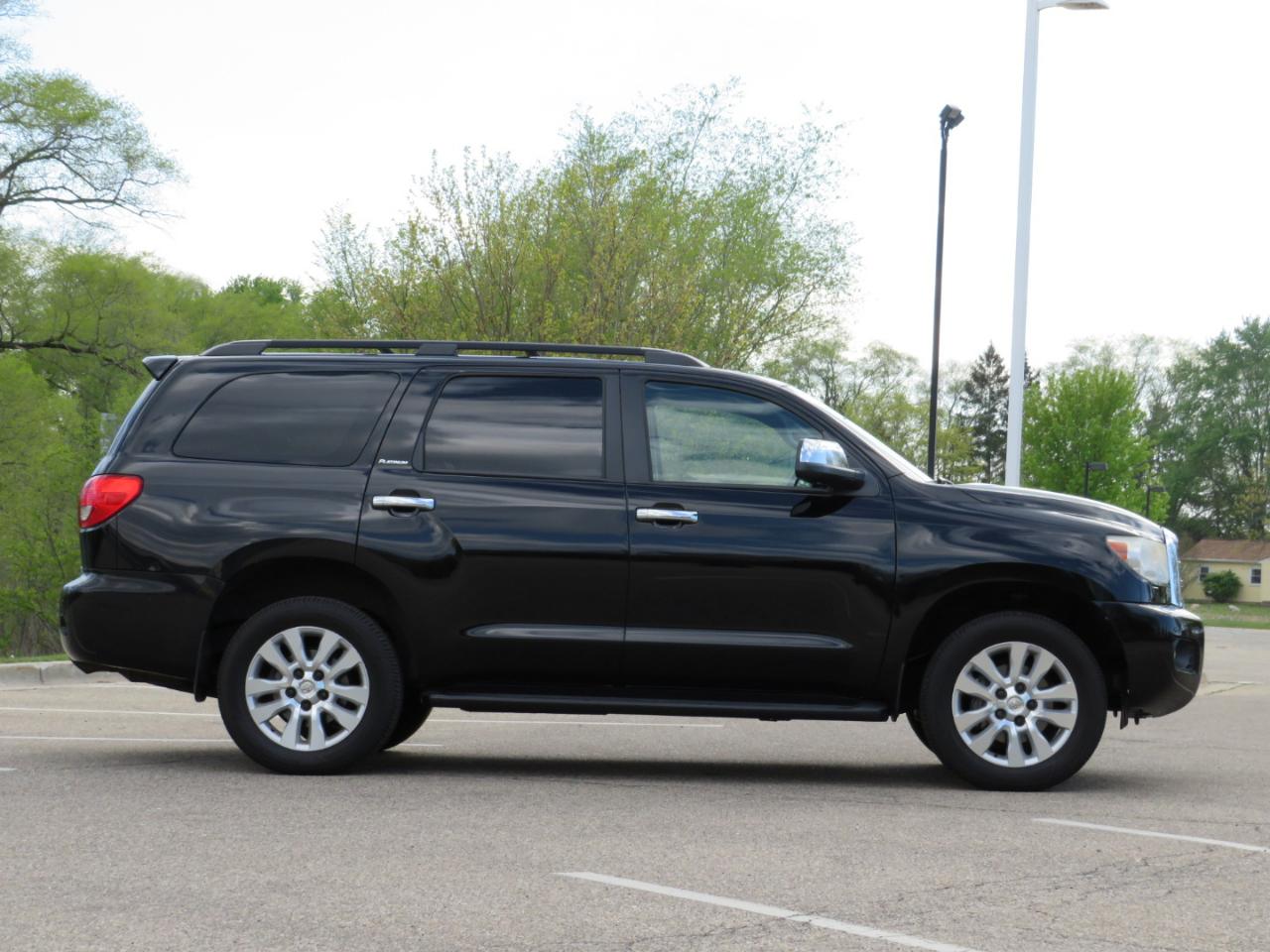Toyota Sequoia Plantium 4WD FFV 2014