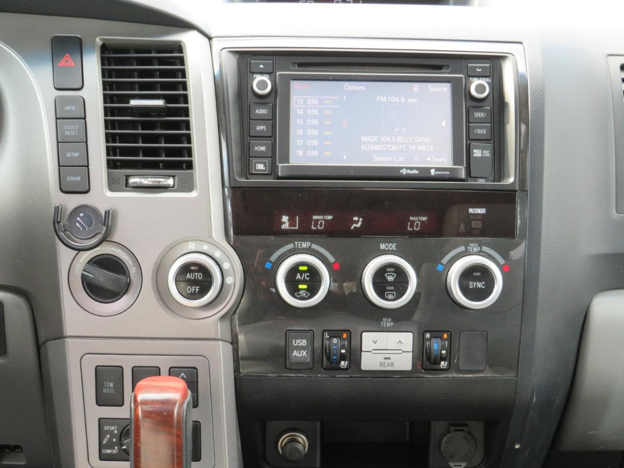 Toyota Sequoia Plantium 4WD FFV 2014