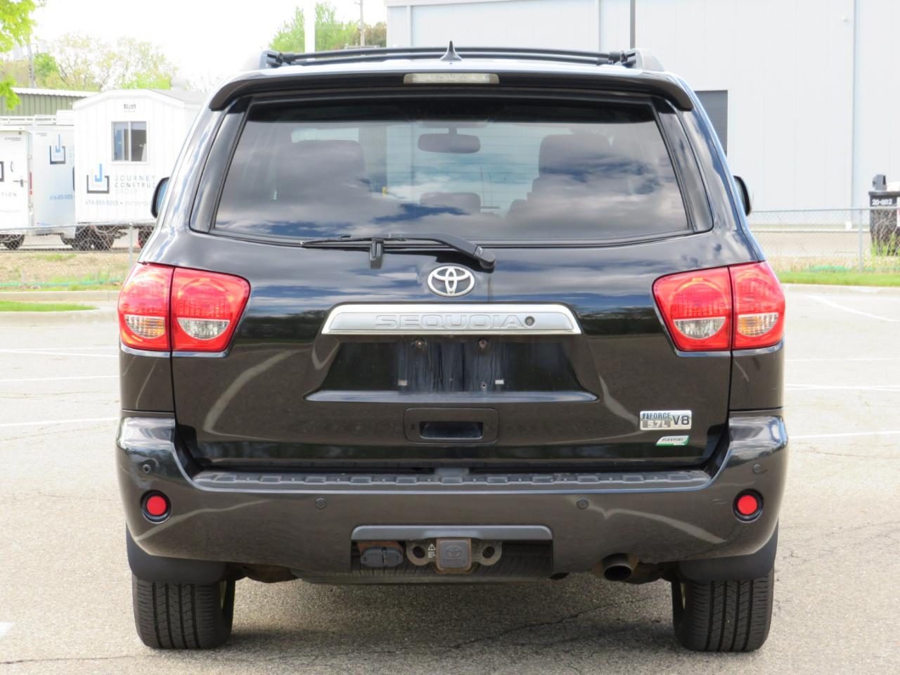 Toyota Sequoia Plantium 4WD FFV 2014