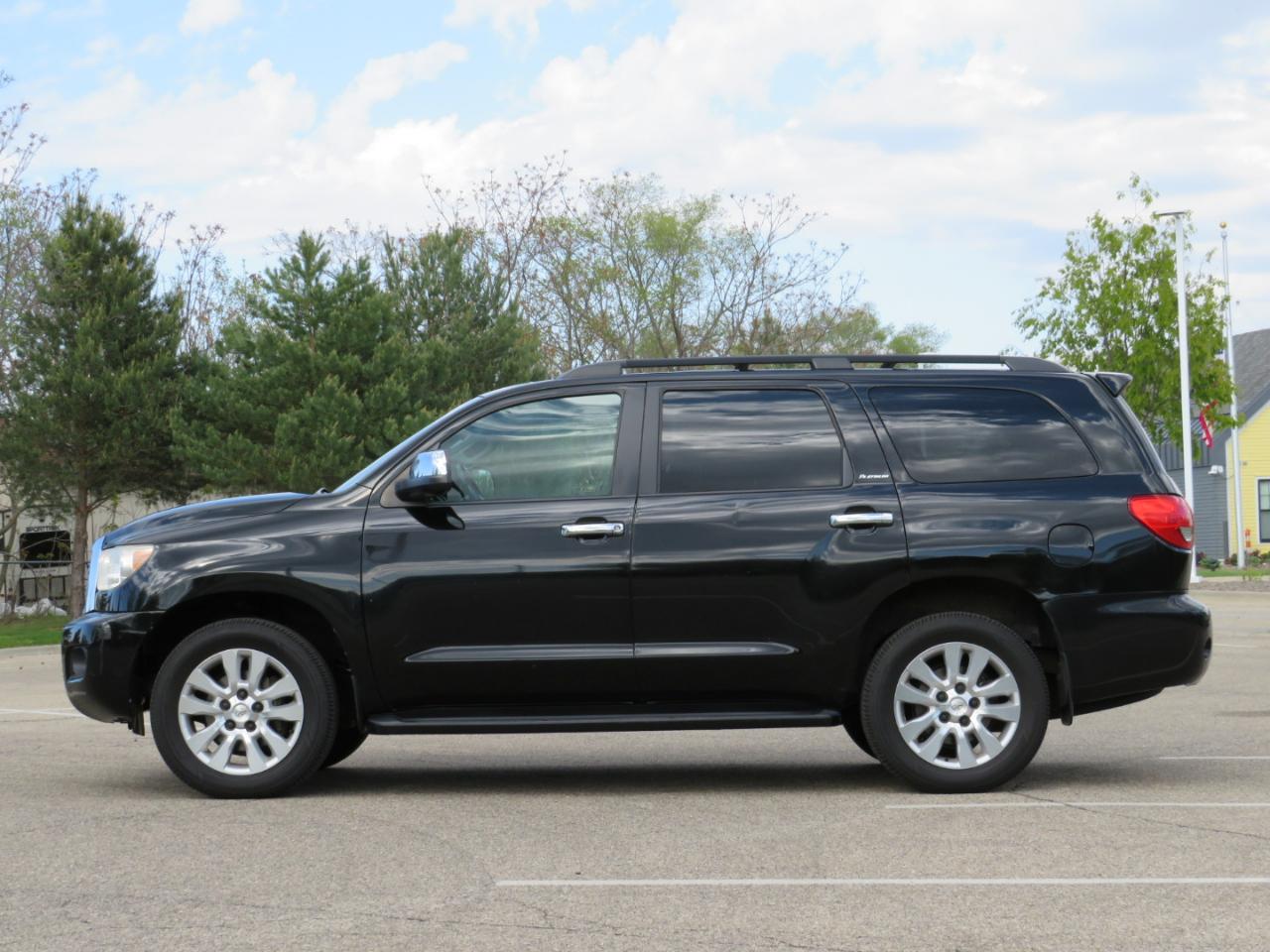 Toyota Sequoia Plantium 4WD FFV 2014