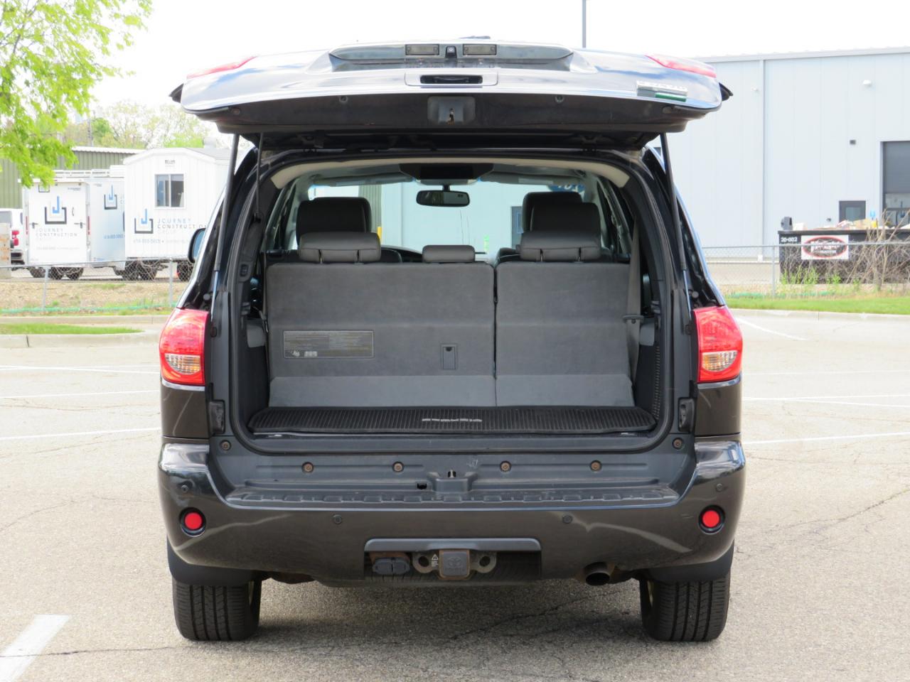 Toyota Sequoia Plantium 4WD FFV 2014