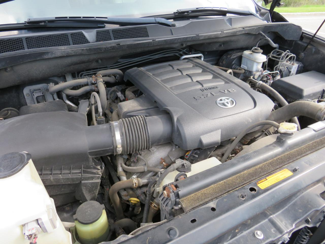 Toyota Sequoia Plantium 4WD FFV 2014