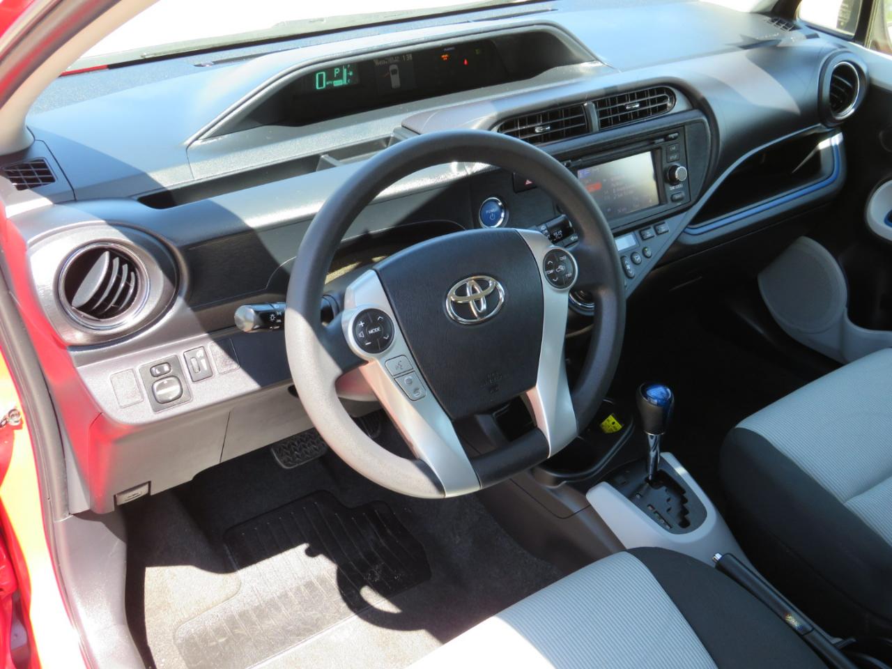 Toyota Prius c One 2013