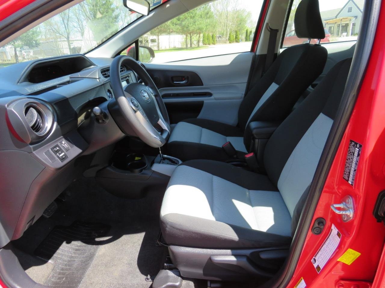 Toyota Prius c One 2013