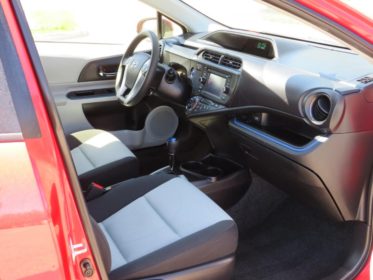 Toyota Prius c One 2013