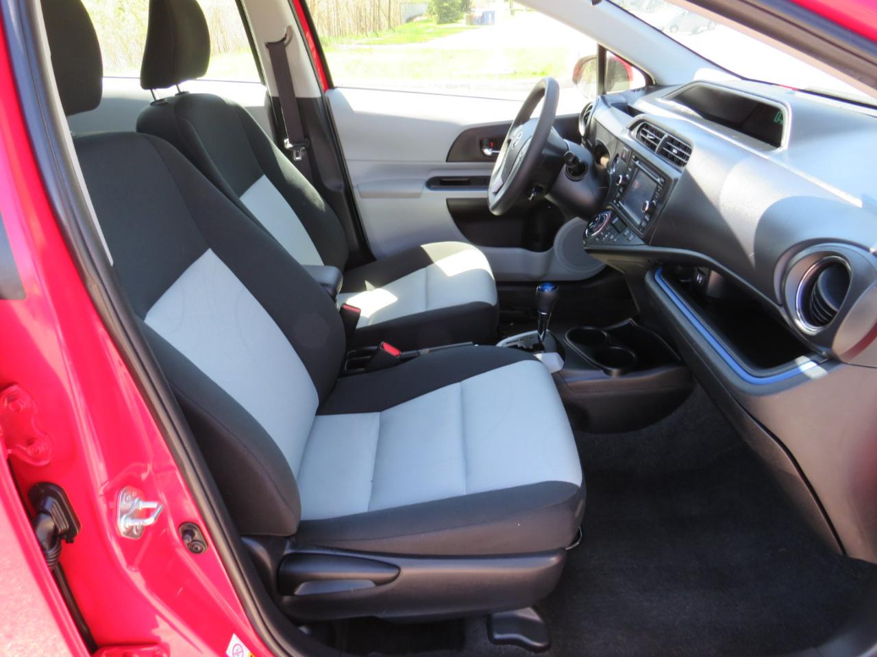 Toyota Prius c One 2013