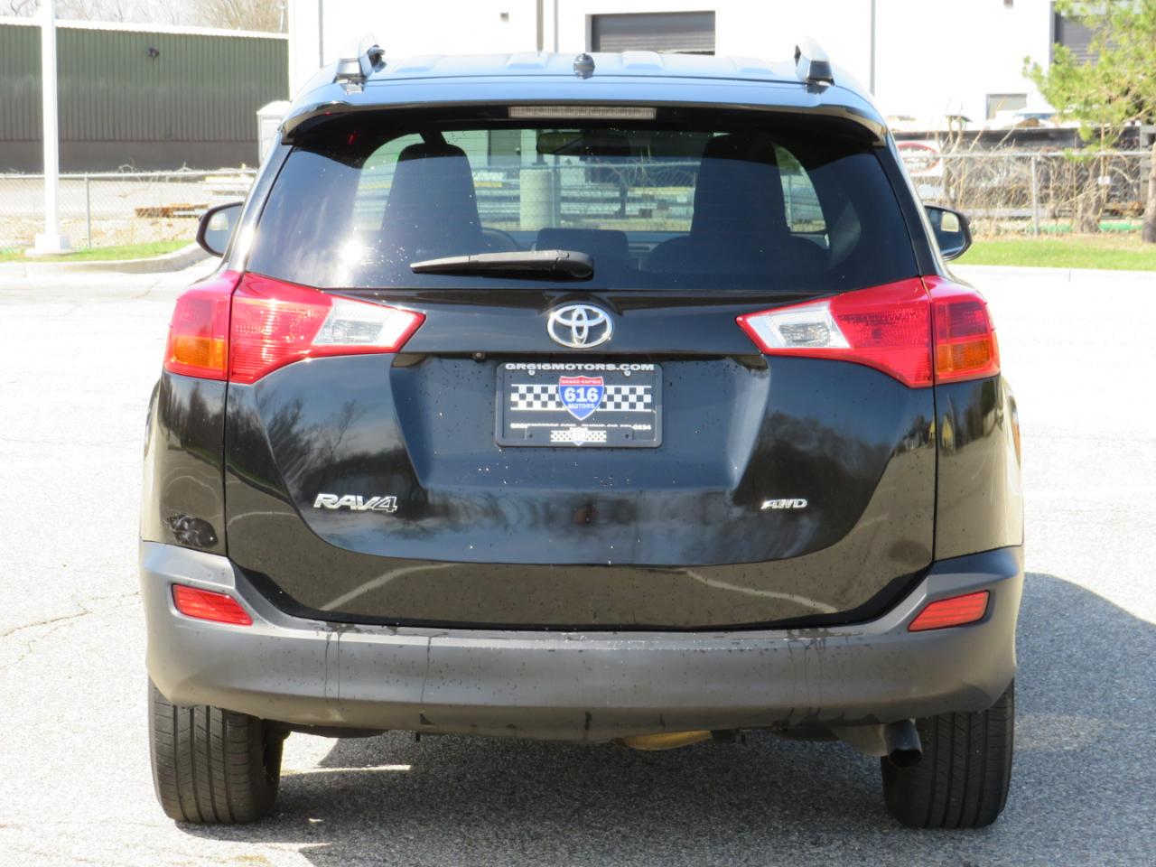 Toyota RAV4 LE AWD 2014