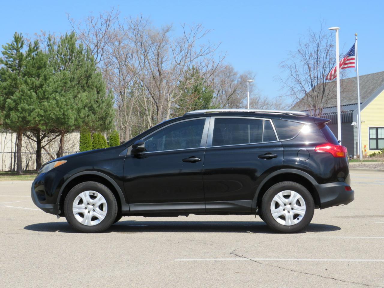 Toyota RAV4 LE AWD 2014