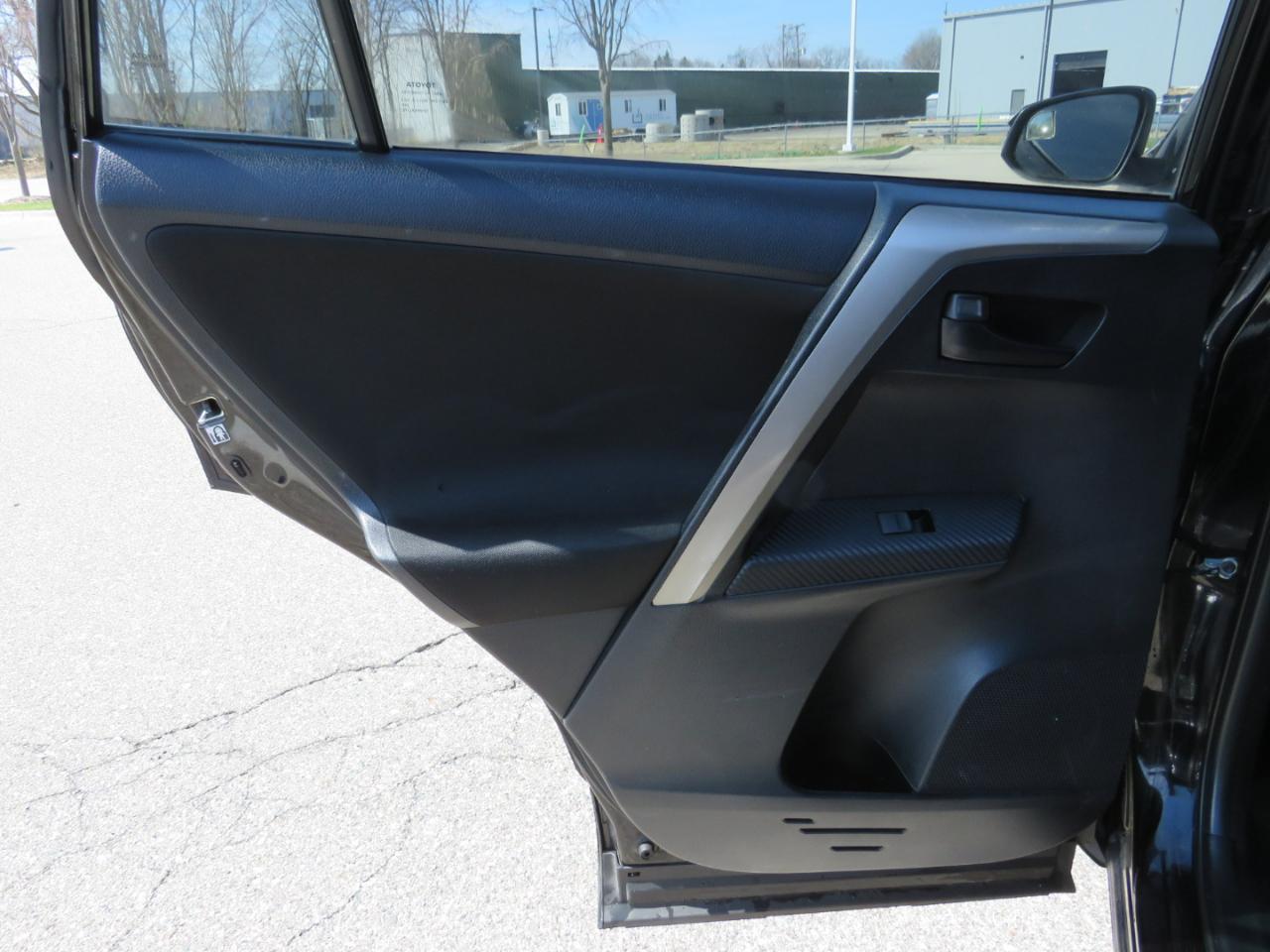 Toyota RAV4 LE AWD 2014