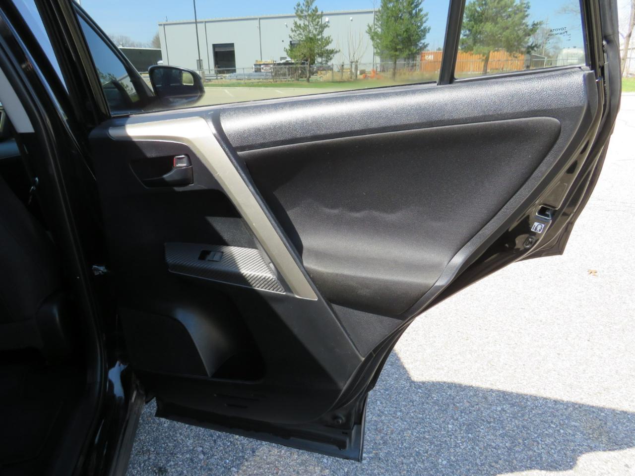 Toyota RAV4 LE AWD 2014