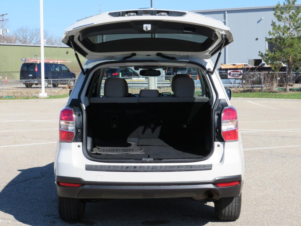 Subaru Forester 2.5i Premium PZEV CVT 2016