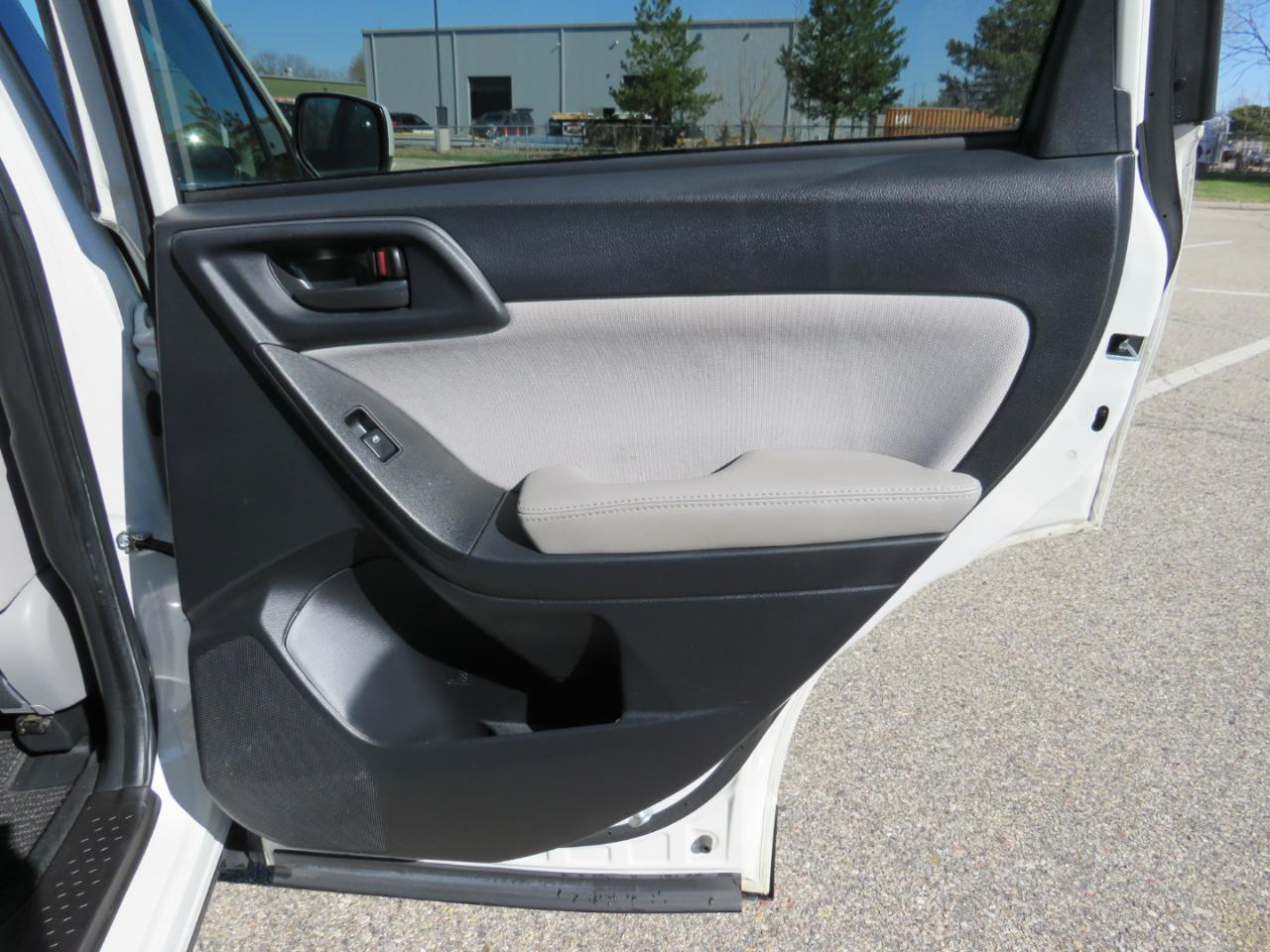 Subaru Forester 2.5i Premium PZEV CVT 2016