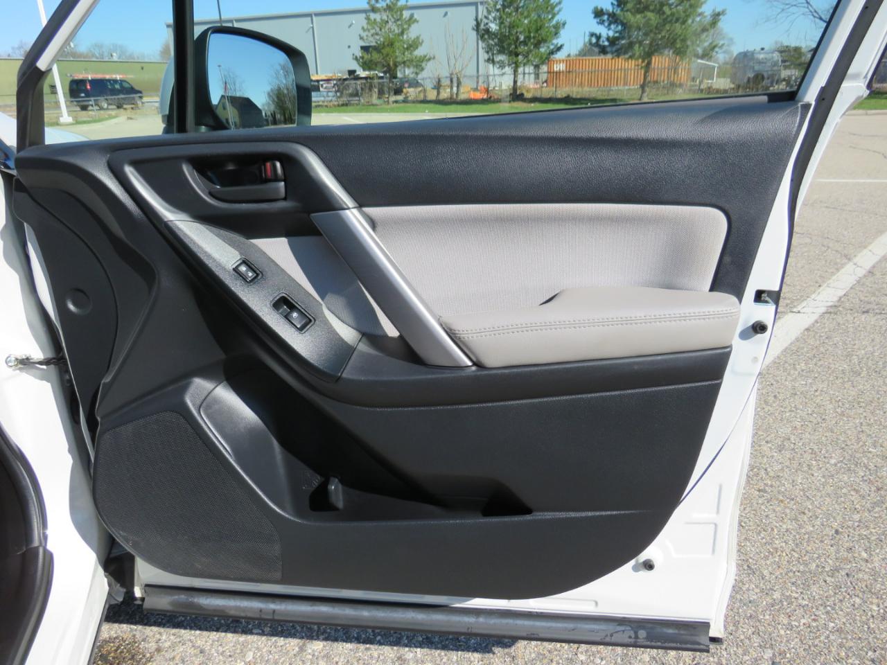 Subaru Forester 2.5i Premium PZEV CVT 2016