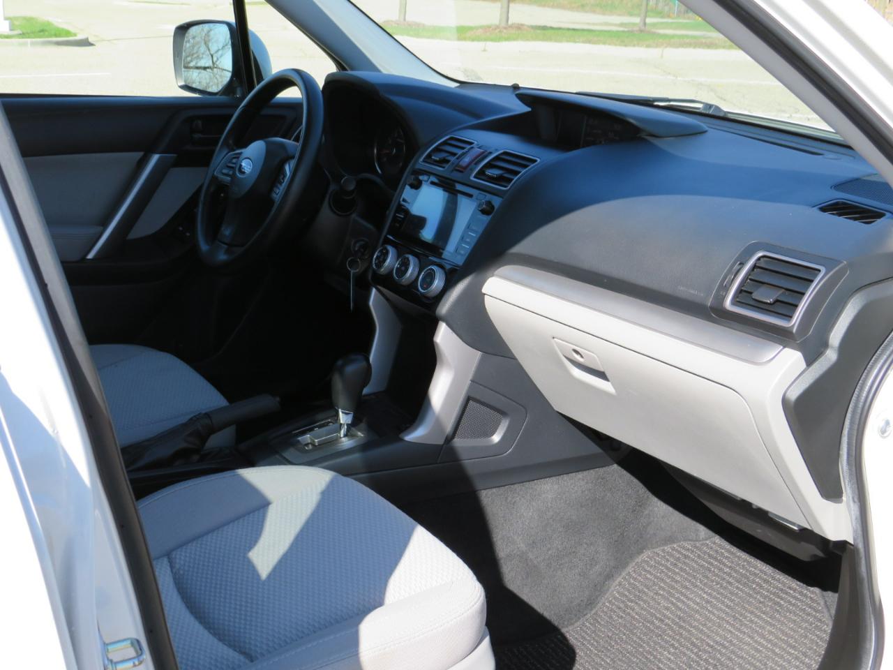 Subaru Forester 2.5i Premium PZEV CVT 2016