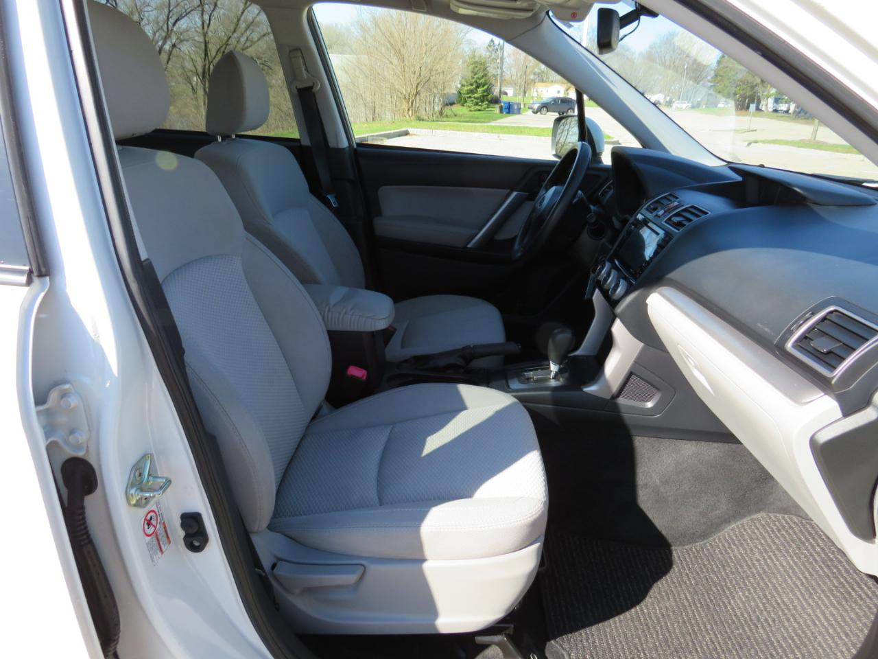 Subaru Forester 2.5i Premium PZEV CVT 2016