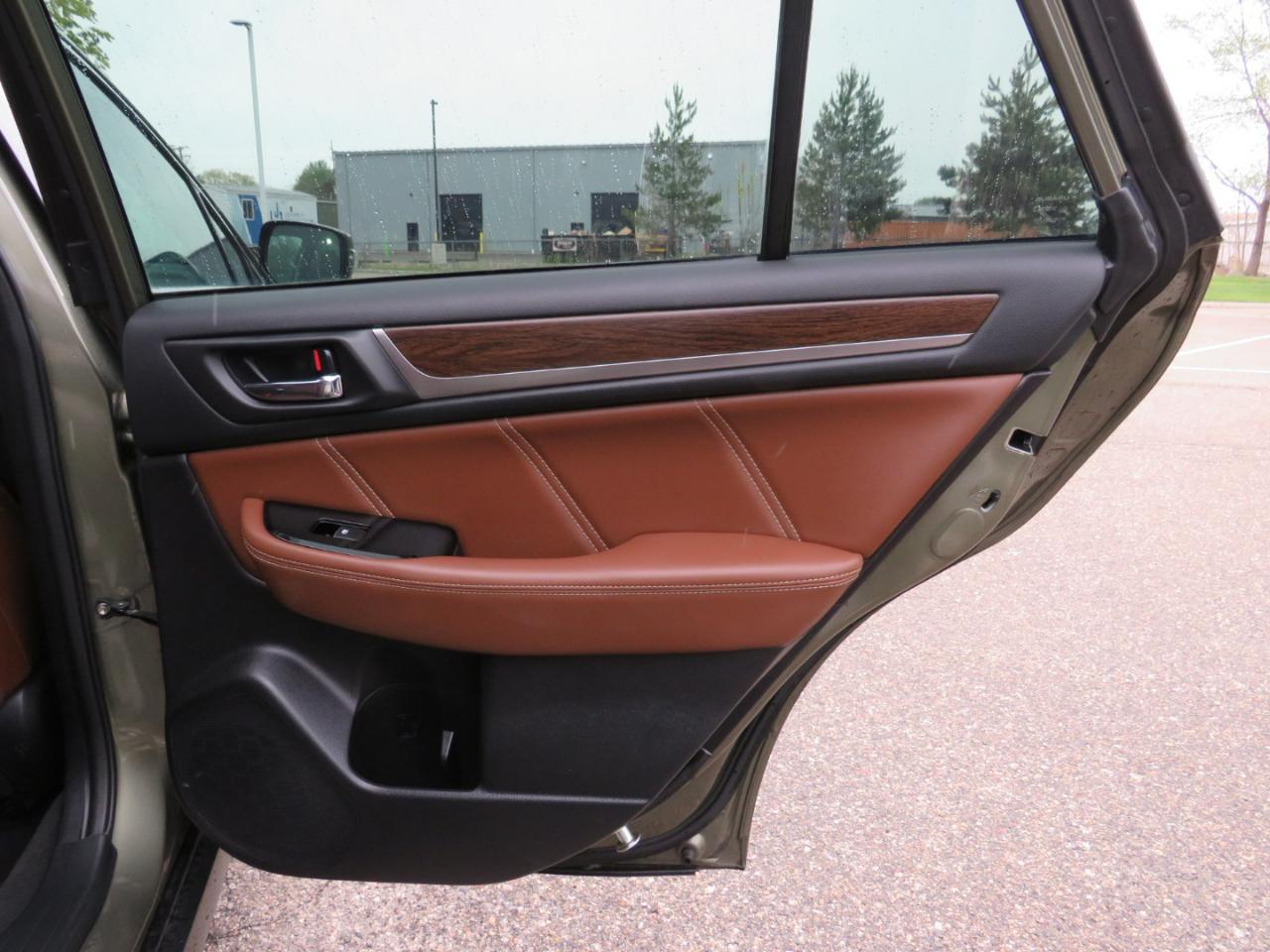 Subaru Outback 3.6R Touring 2017