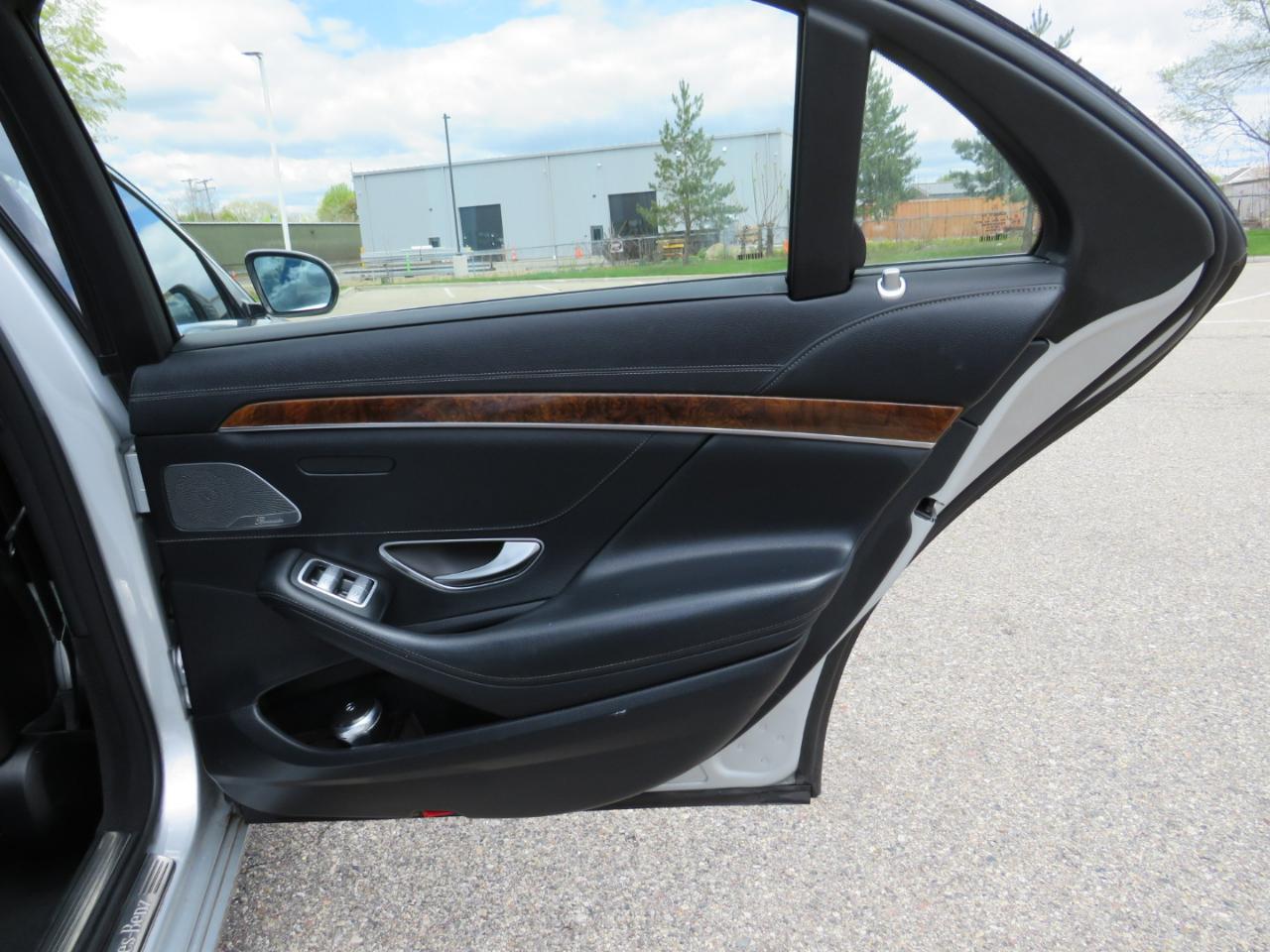 Mercedes-Benz S-Class S550 4MATIC 2015