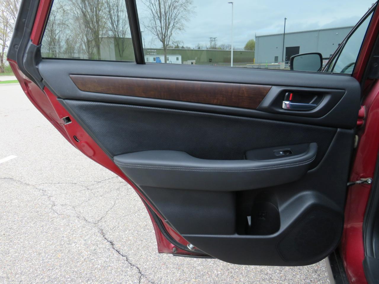 Subaru Outback 2.5i Limited 2015