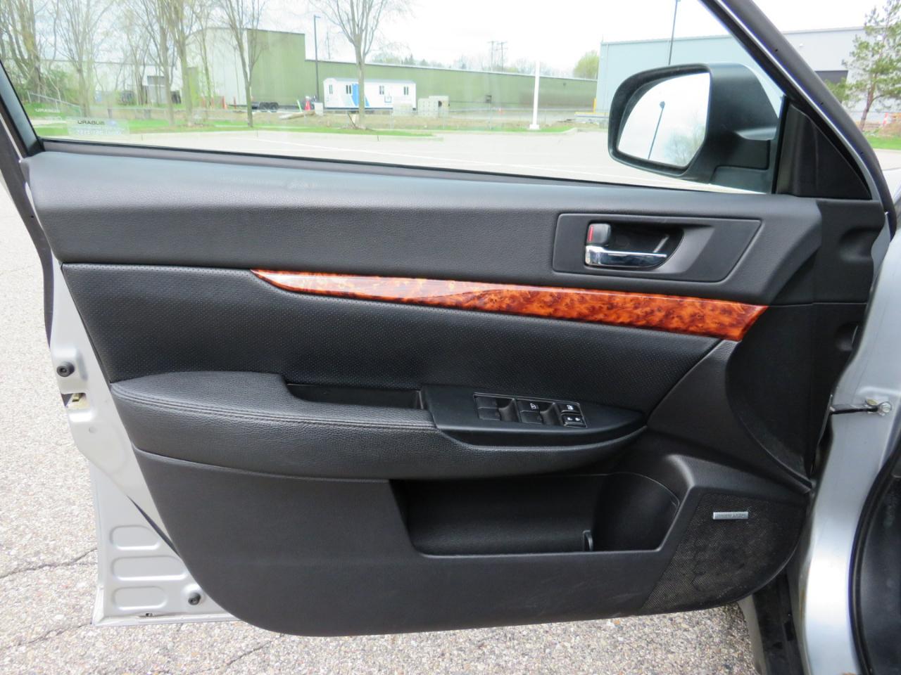 Subaru Outback 3.6R Limited 2012