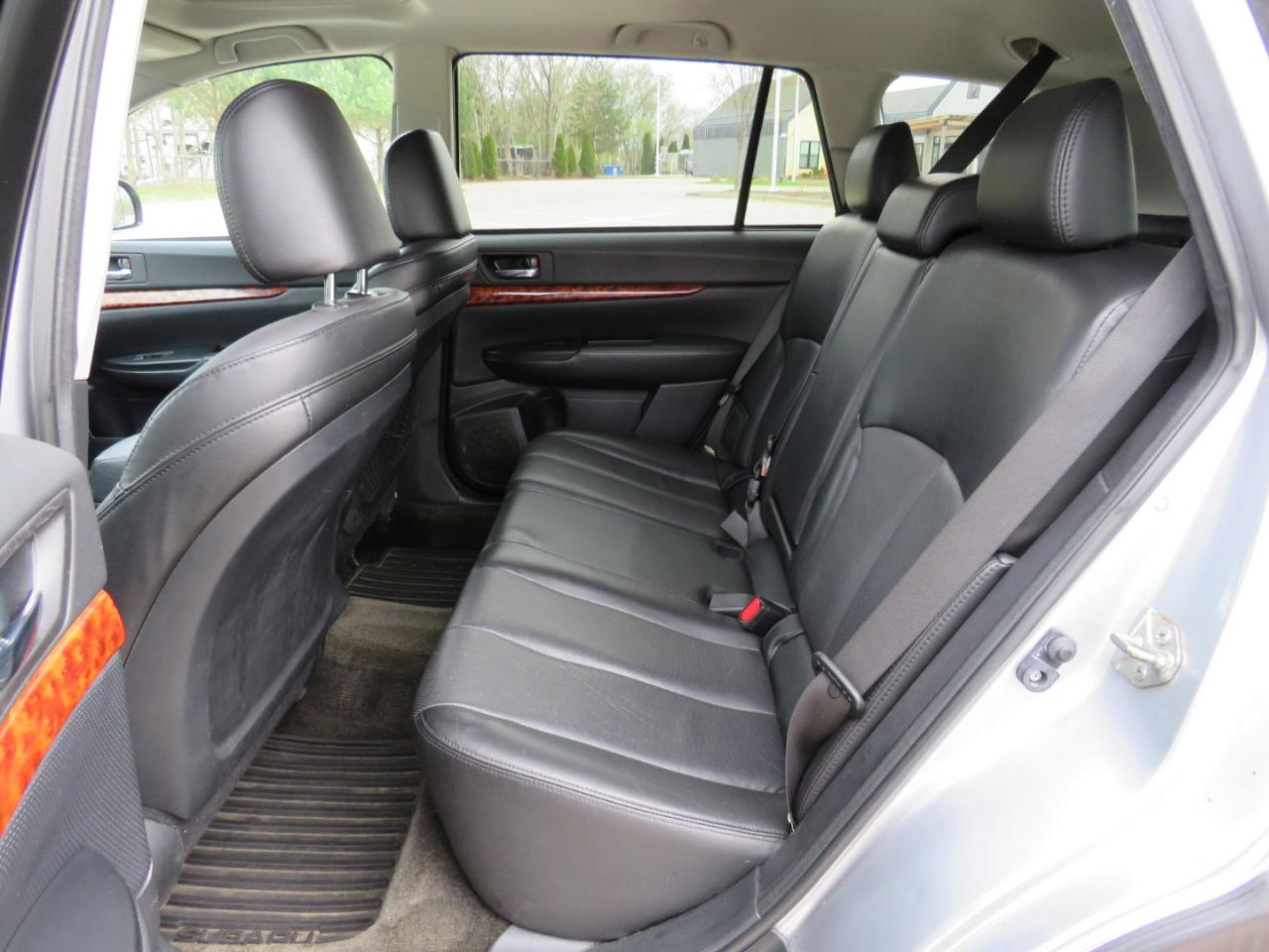 Subaru Outback 3.6R Limited 2012