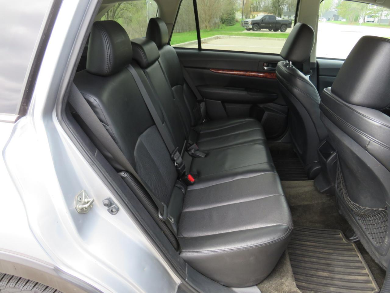 Subaru Outback 3.6R Limited 2012