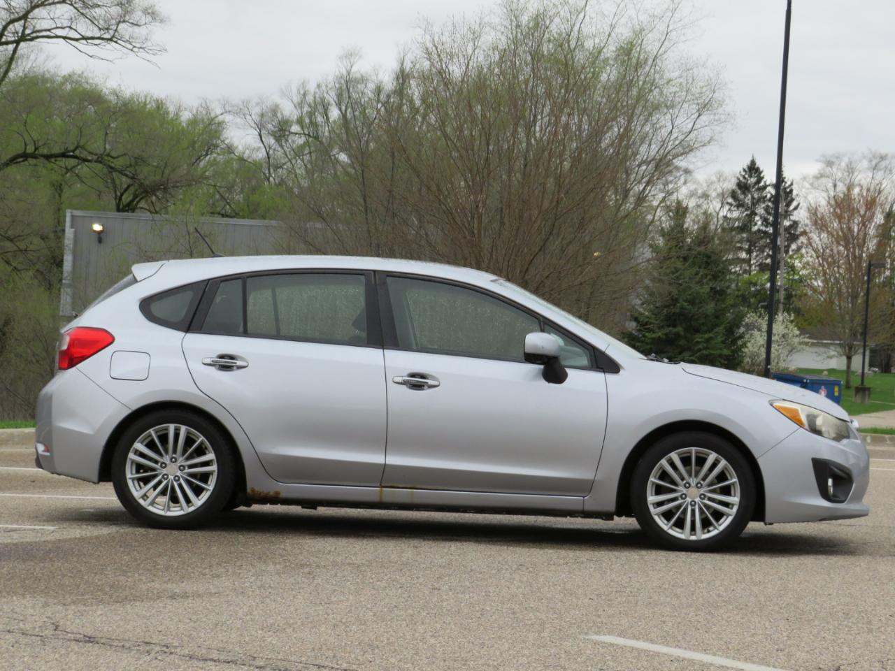 Subaru Impreza Premium Plus 5-Door+S/R 2012