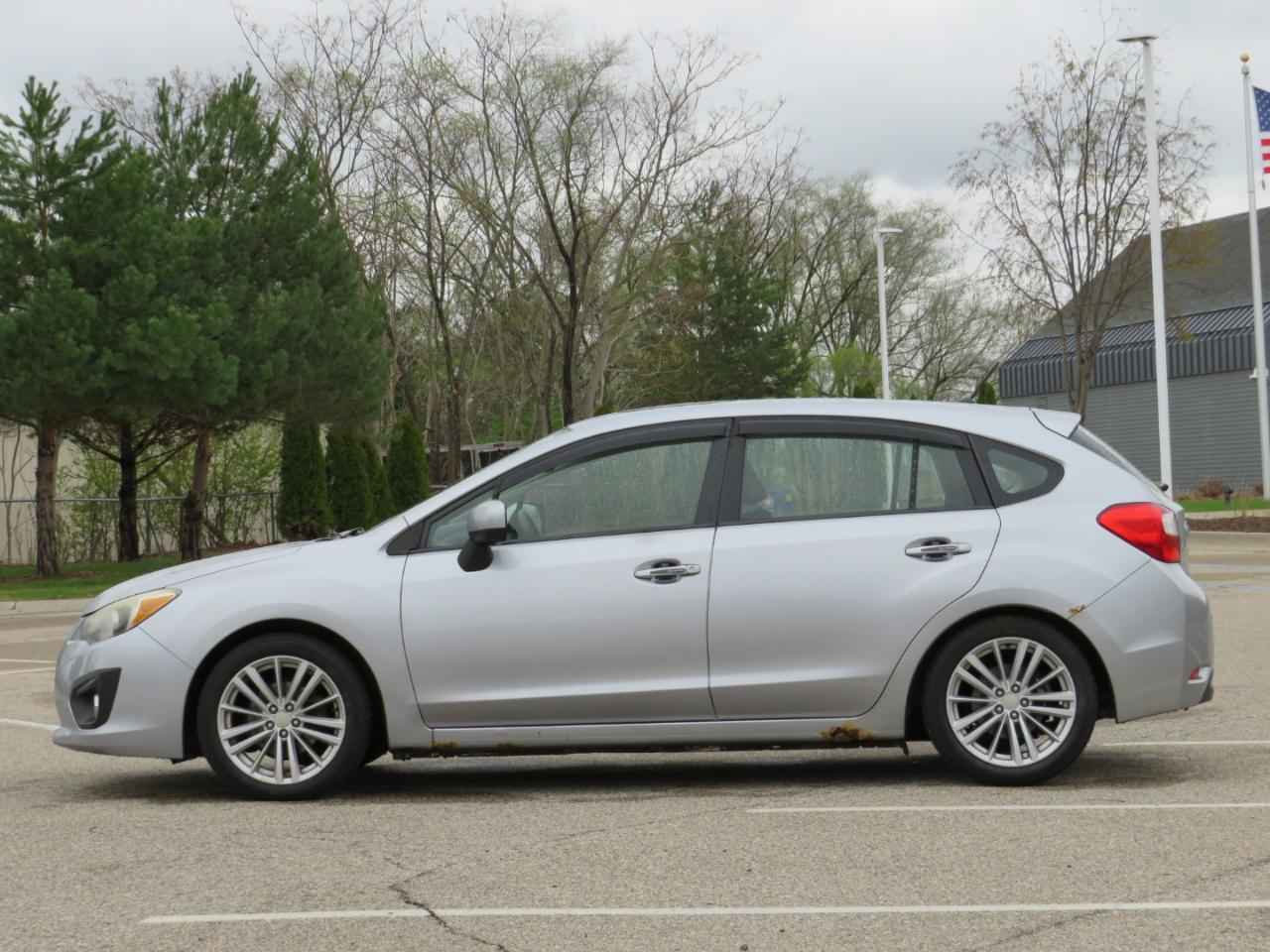 Subaru Impreza Premium Plus 5-Door+S/R 2012