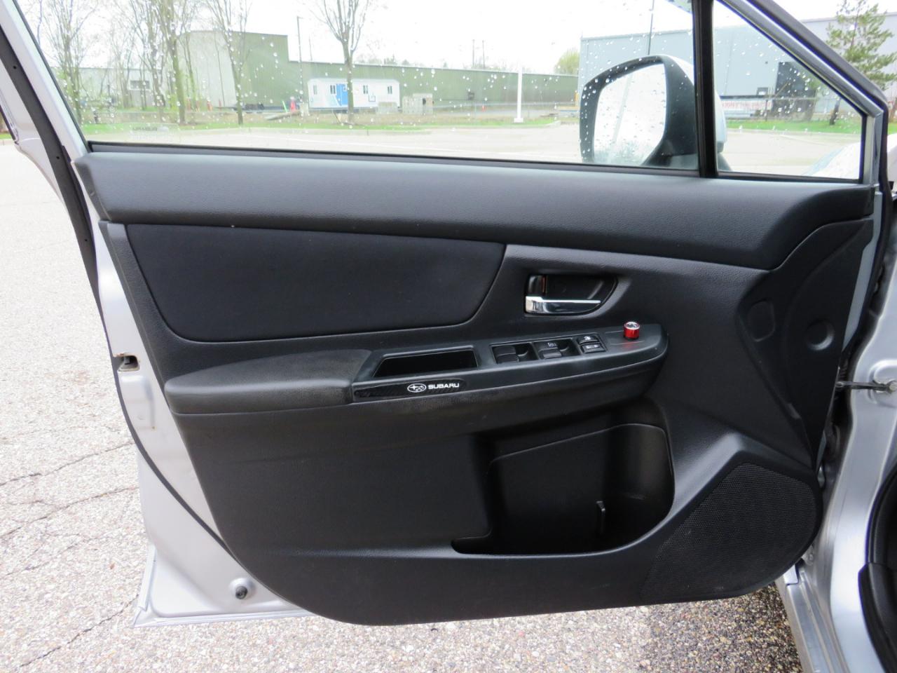 Subaru Impreza Premium Plus 5-Door+S/R 2012