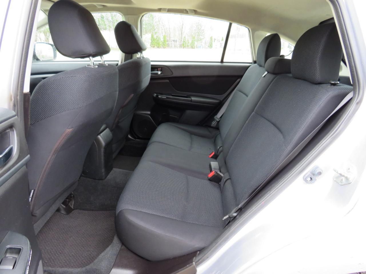 Subaru Impreza Premium Plus 5-Door+S/R 2012