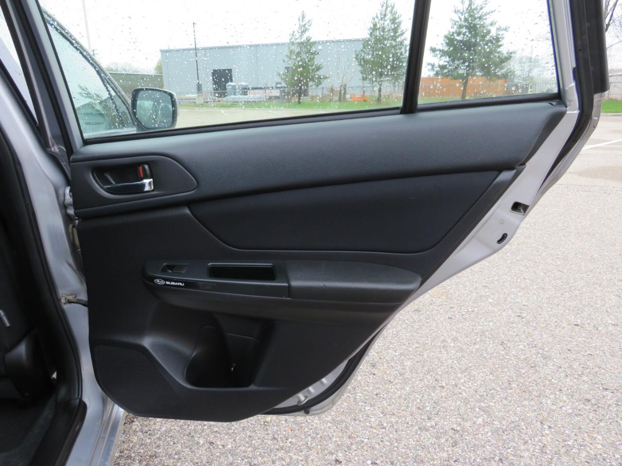 Subaru Impreza Premium Plus 5-Door+S/R 2012