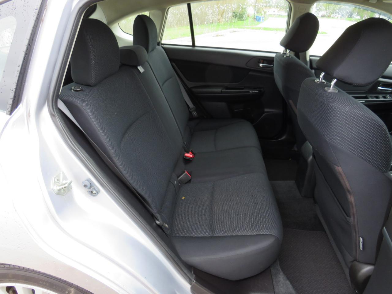 Subaru Impreza Premium Plus 5-Door+S/R 2012