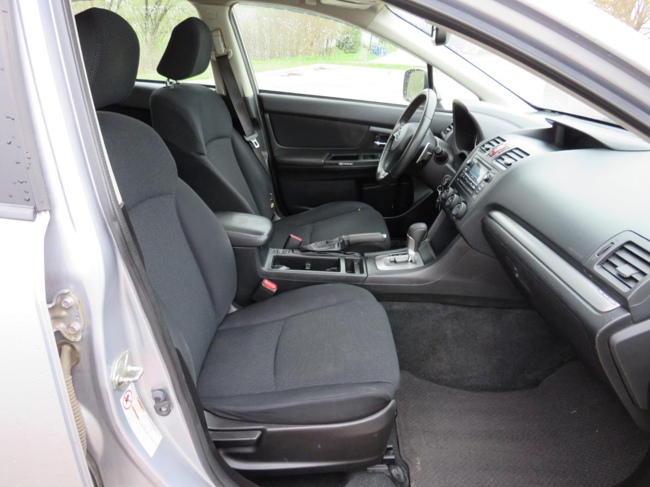 Subaru Impreza Premium Plus 5-Door+S/R 2012