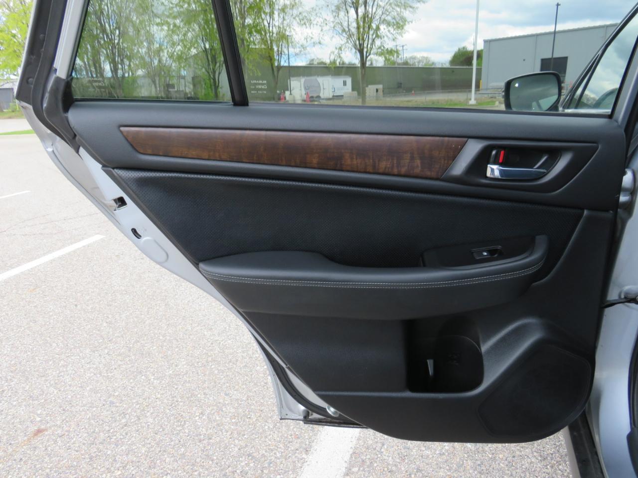 Subaru Outback 2.5i Limited 2015