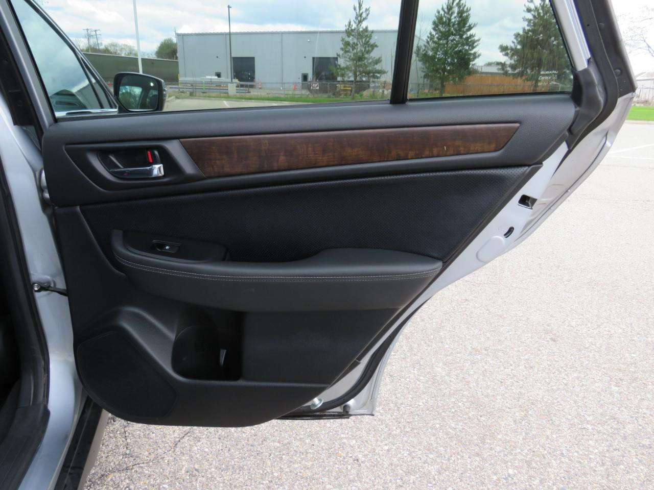 Subaru Outback 2.5i Limited 2015